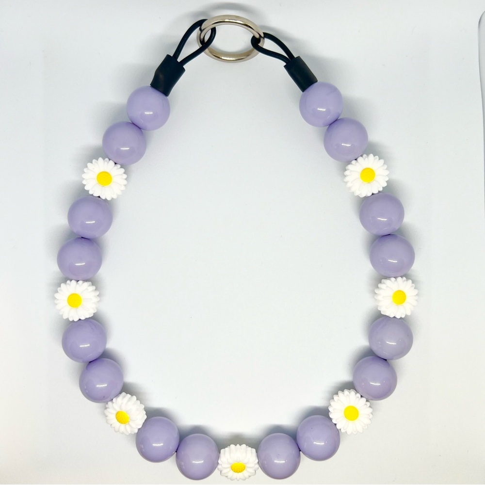 Lavender Purple & Daisy Beaded Dog Collar Necklace 
Size Medium/ Large